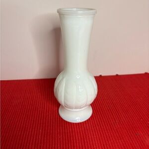 Randall White Milk Glass Feather Wheat Flower Vase